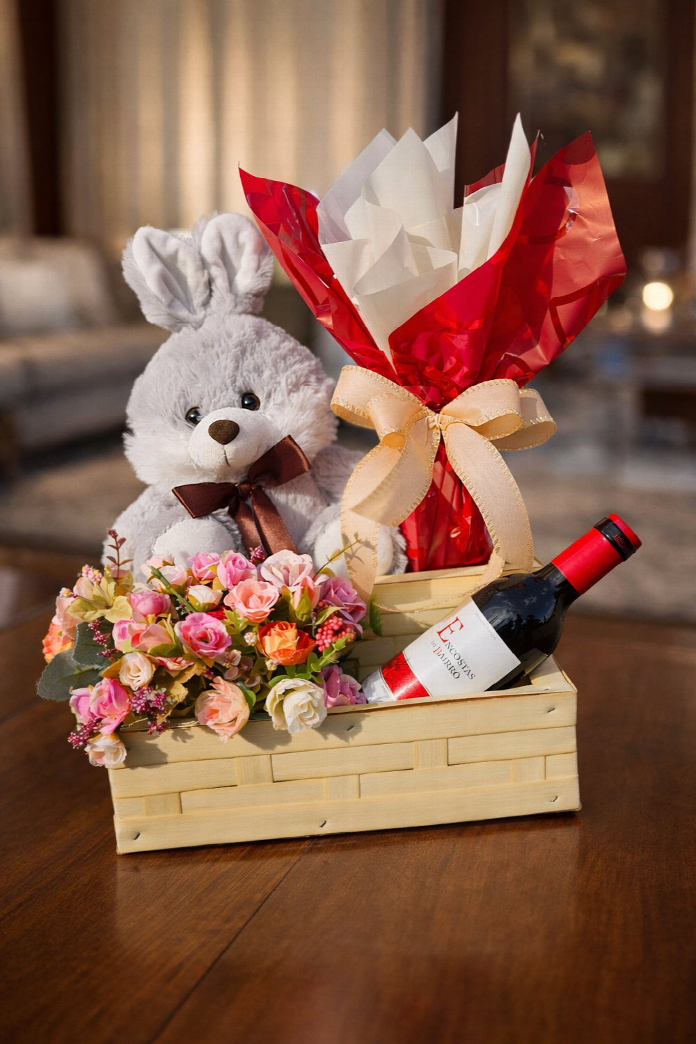 Caixa modelo criativa feita de madeira de eucalipto revestido em fibra sintética.